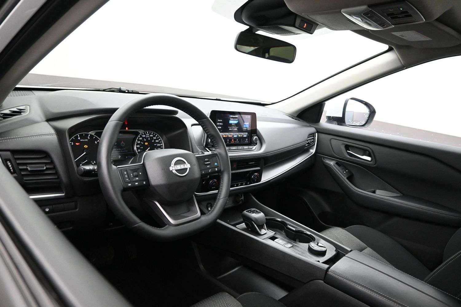 2026 Nissan Rogue Just Arrived & Fully Certified ****CPO Rates Available**** SV, AWD, Alloys, Sunroof, Remote Start, Apple Carplay Only 20K — photo 5