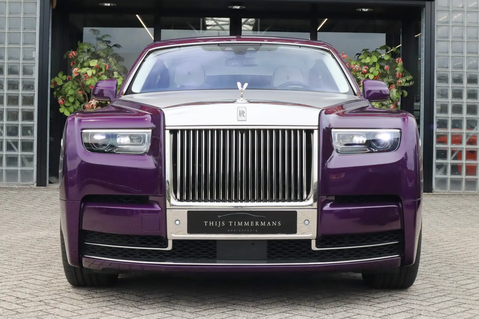 Rolls-Royce Phantom Series II "The Extrovert" | Starlight, Bespoke Aud Mauve - 2