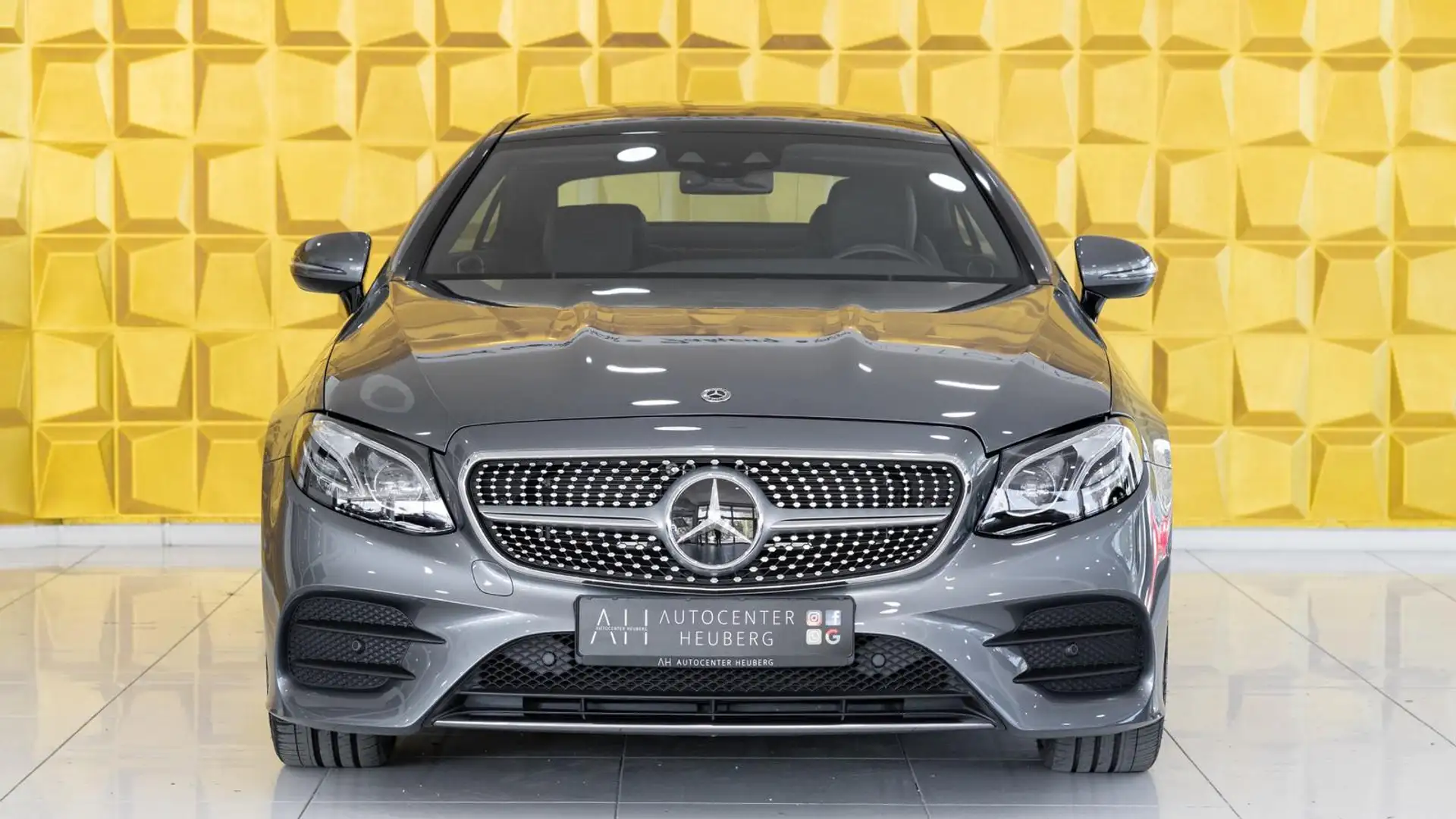 Mercedes-Benz E 200 1.Hand*AMG*Pano*ACC*Widescreen Gri - 2