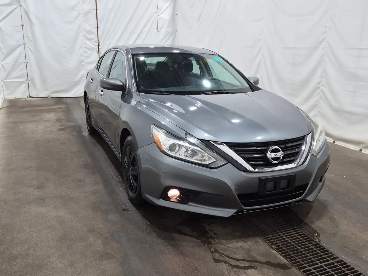 Nissan Altima снимка Nissan Altima