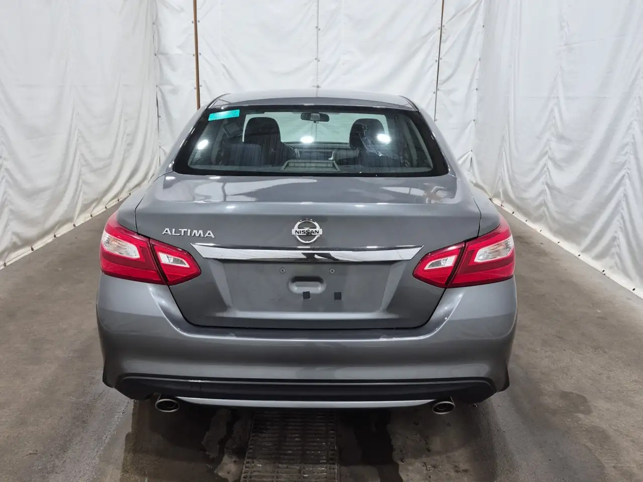 Nissan Altima снимка Nissan Altima
