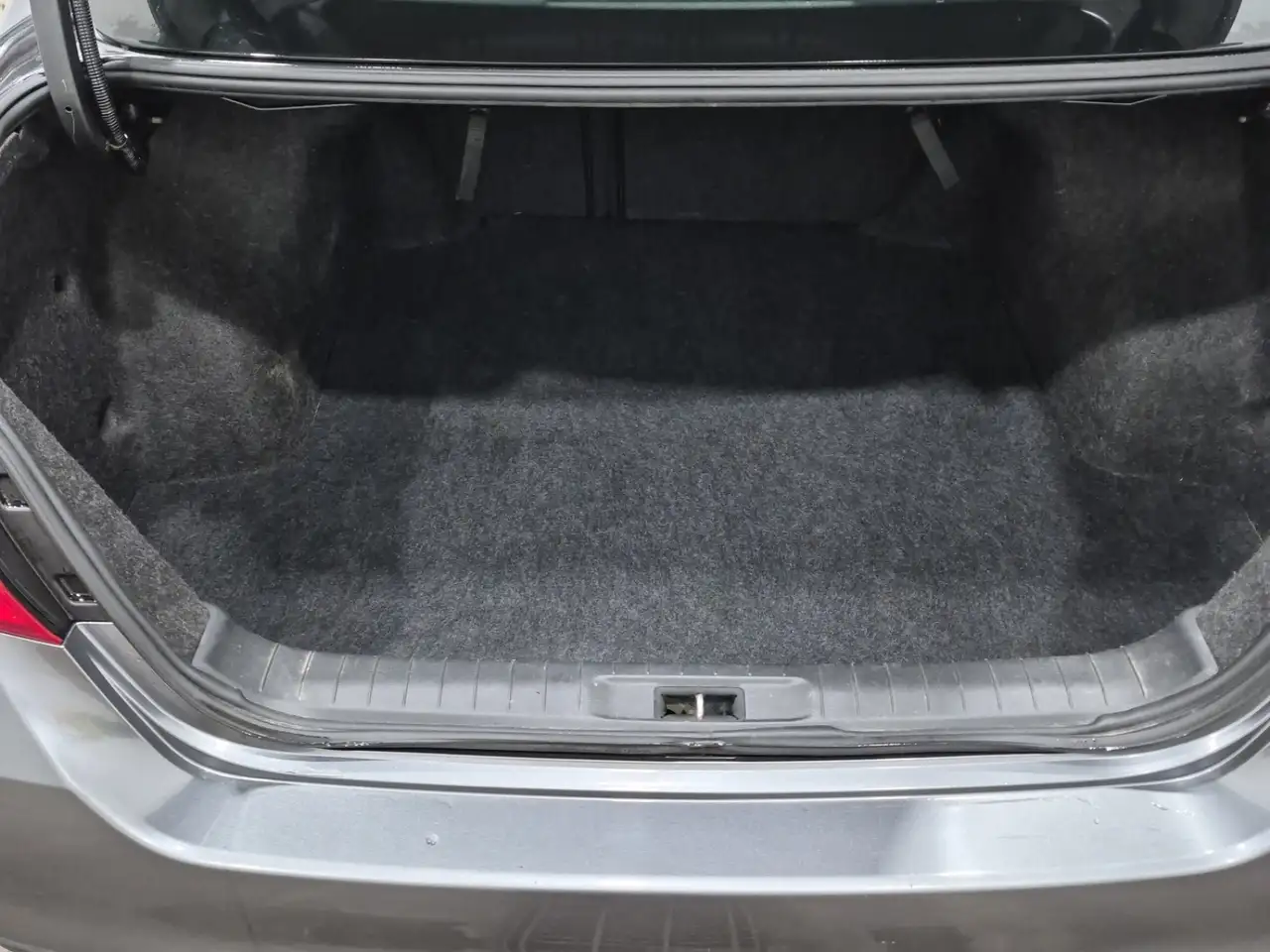 Nissan Altima снимка Nissan Altima