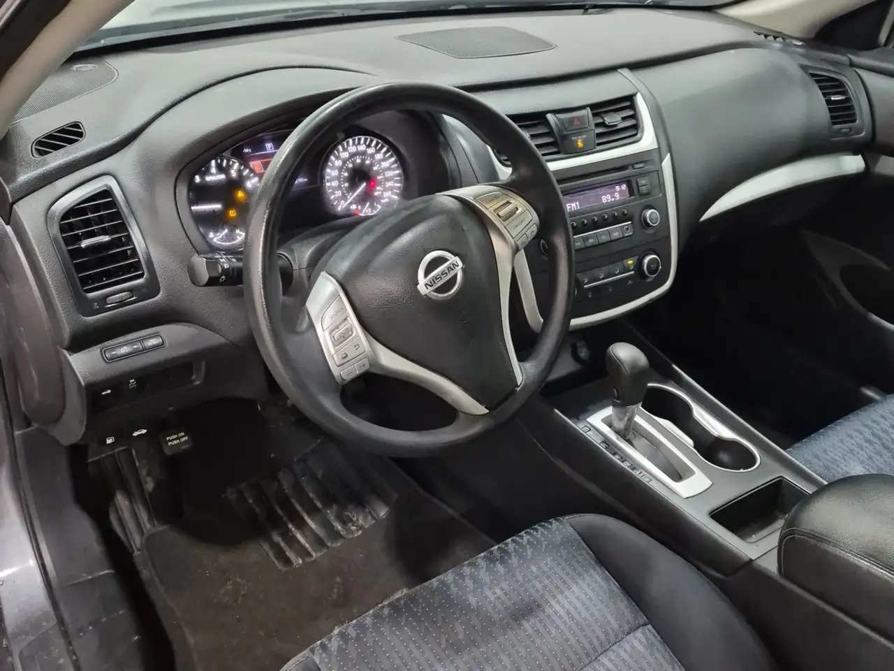 Nissan Altima снимка Nissan Altima