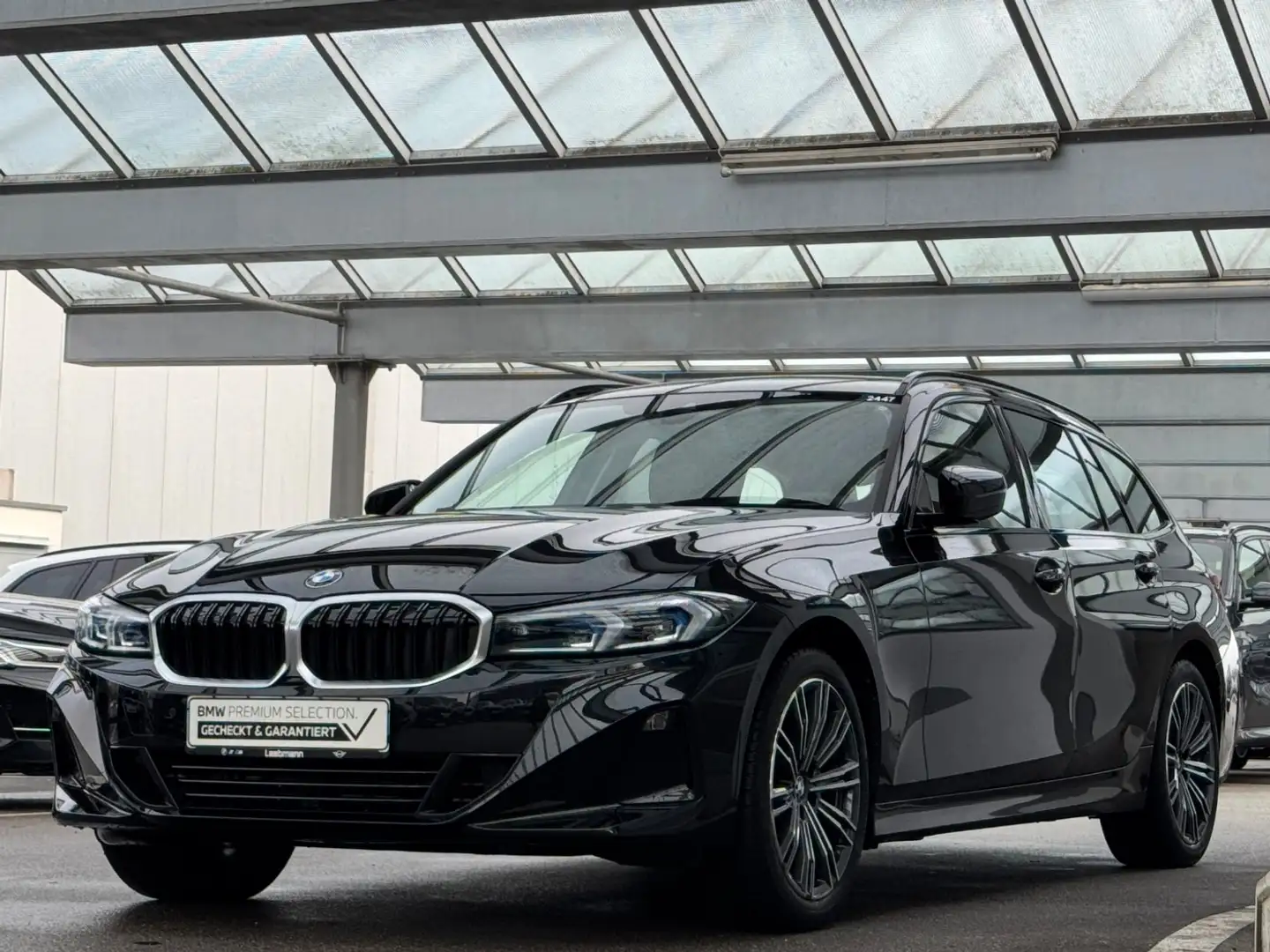 BMW 318 i Touring AHK/AdaptLED/RFK GARANTIE-11/2029 Schwarz - 2