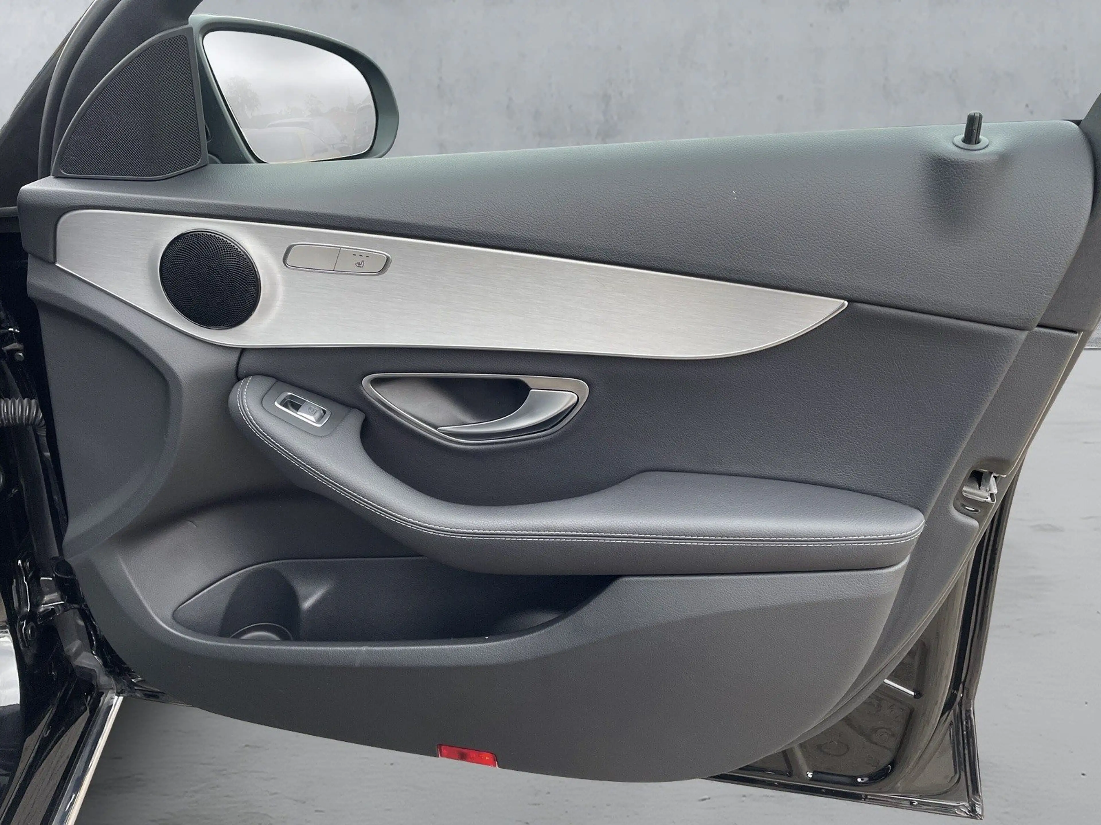 Mercedes-Benz C 350 e T AHK+Pano+Business+Navi — photo 15