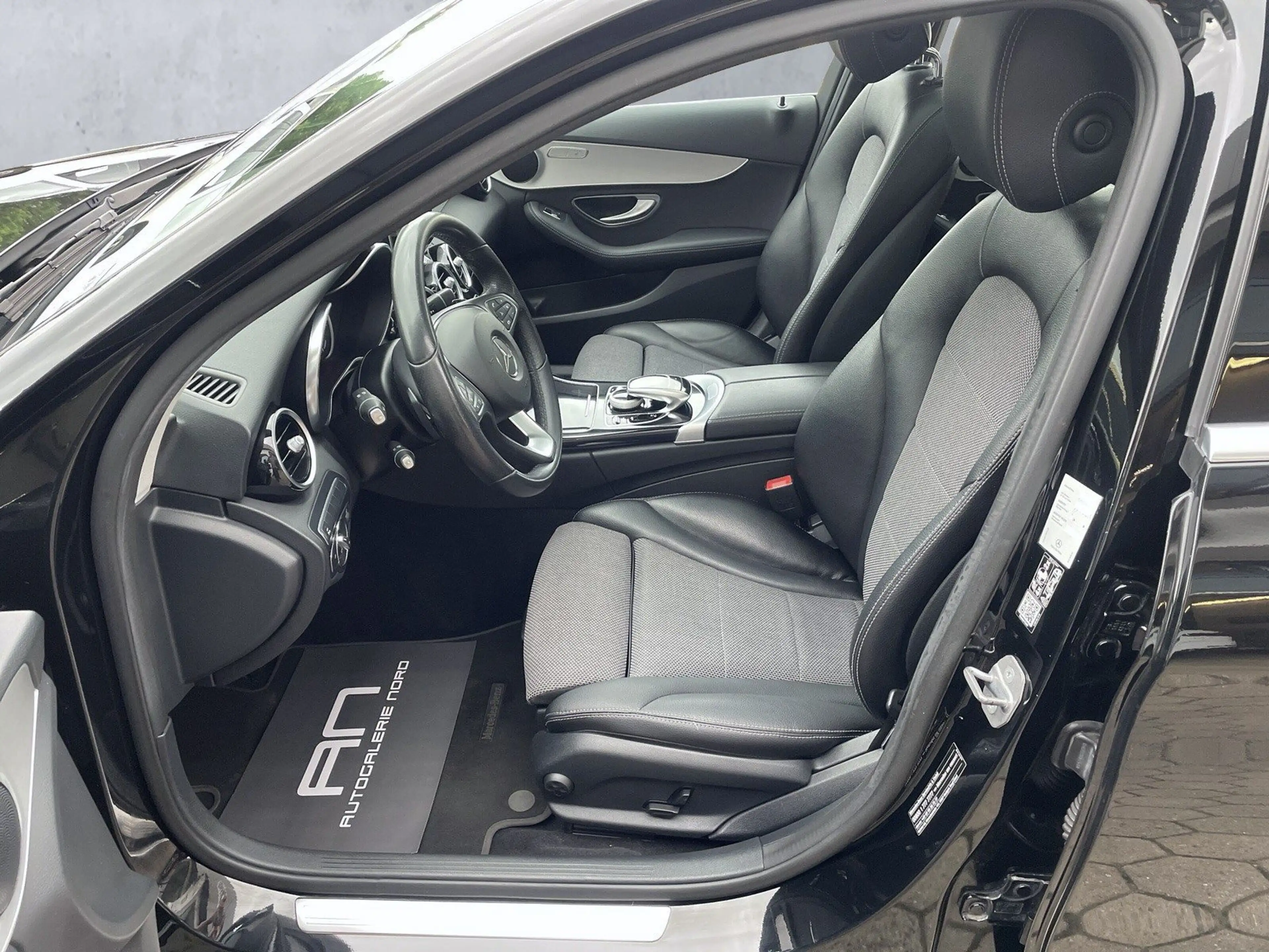 Mercedes-Benz C 350 e T AHK+Pano+Business+Navi — photo 10