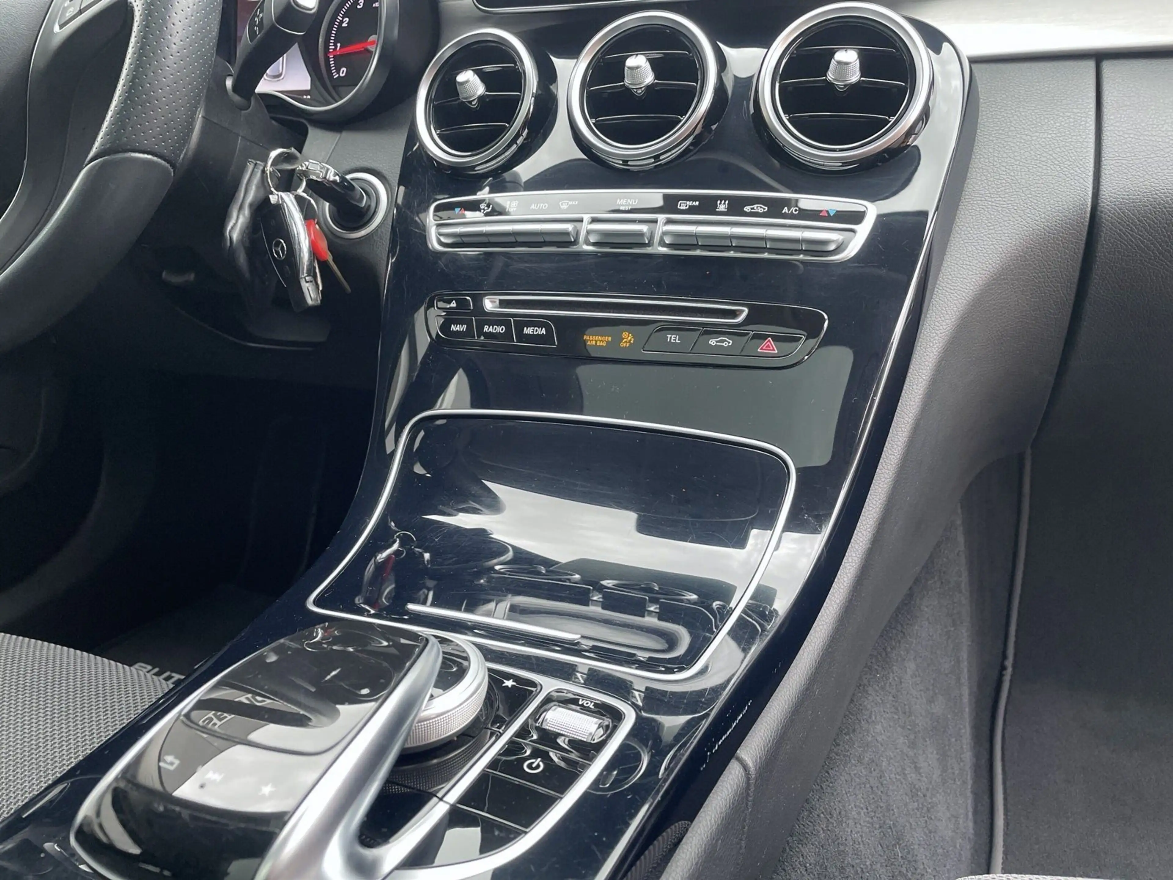Mercedes-Benz C 350 e T AHK+Pano+Business+Navi — photo 13