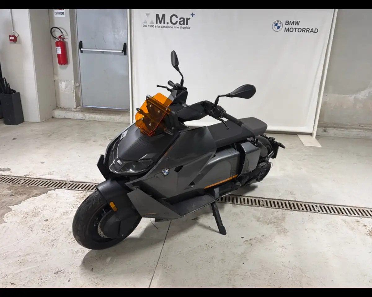 BMW CE 04