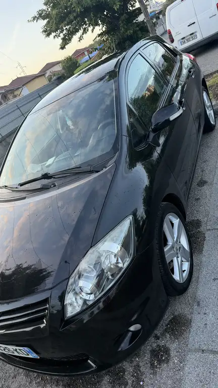 Toyota Auris 2010 из Европы — купить под ключ