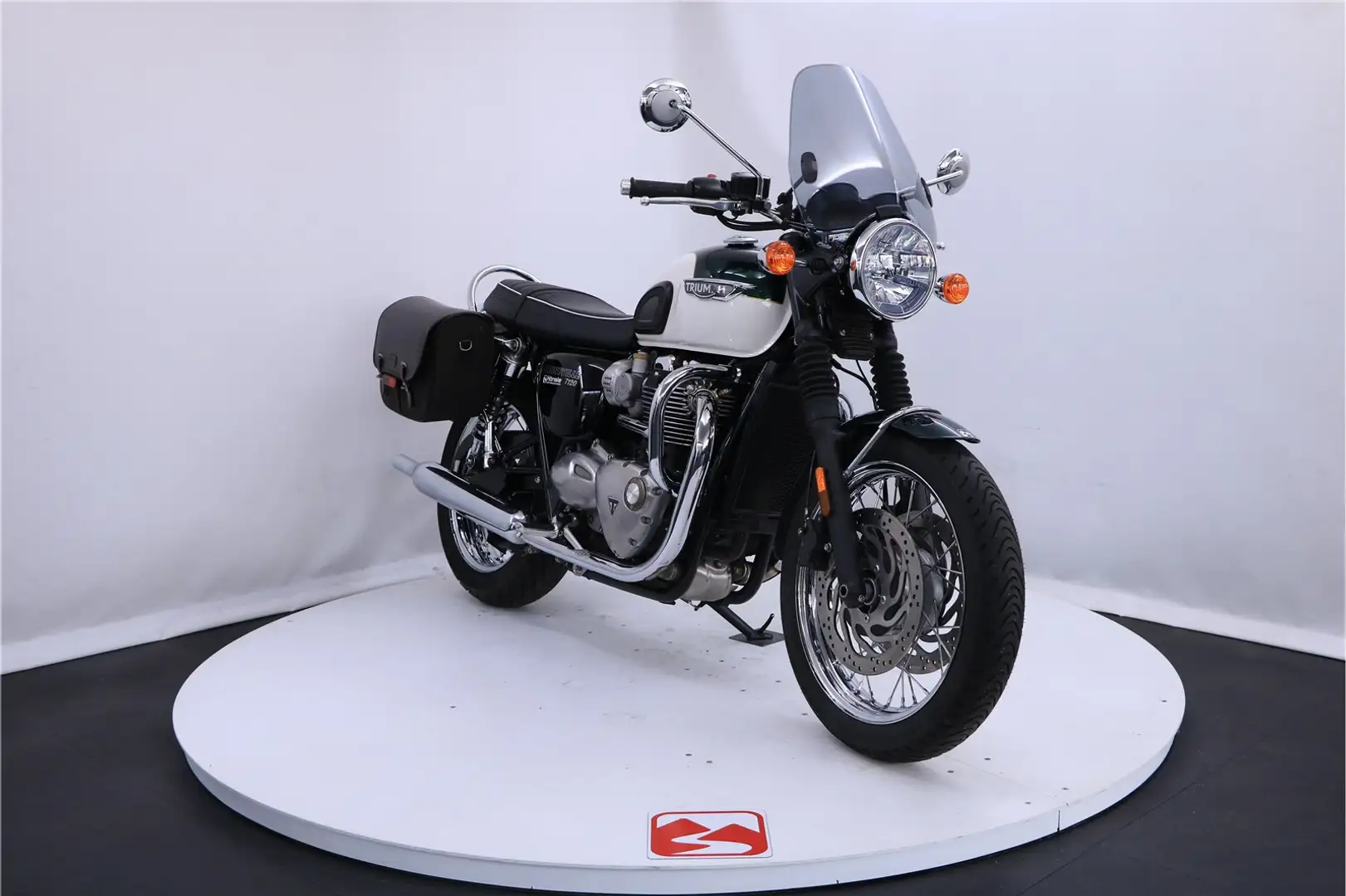 Triumph Bonneville T120 - 1
