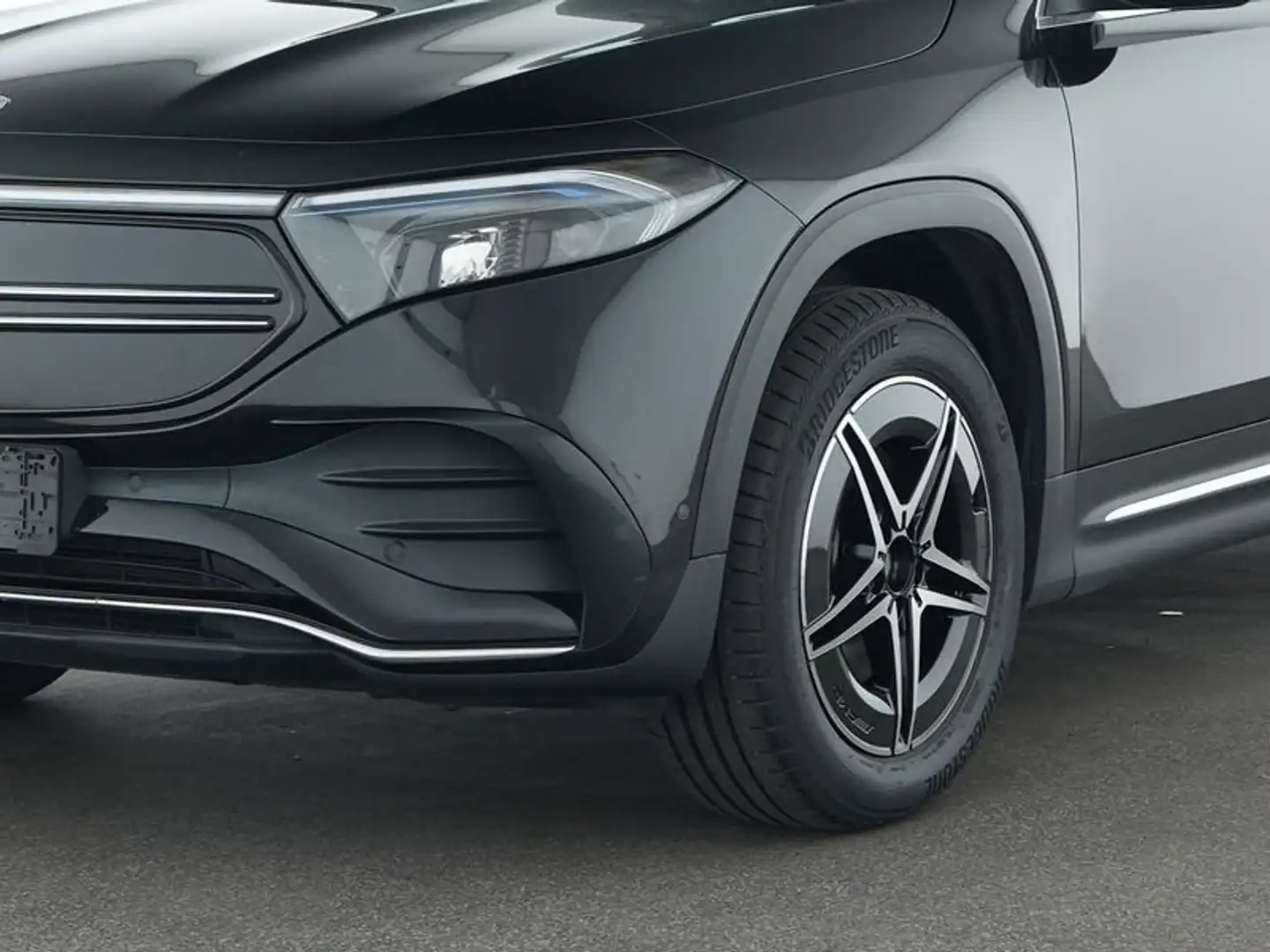 Mercedes-Benz EQB 250 AMG MBUX/eleHe/Ambi/LED/Totw/Parktr/Kame Schwarz - 2