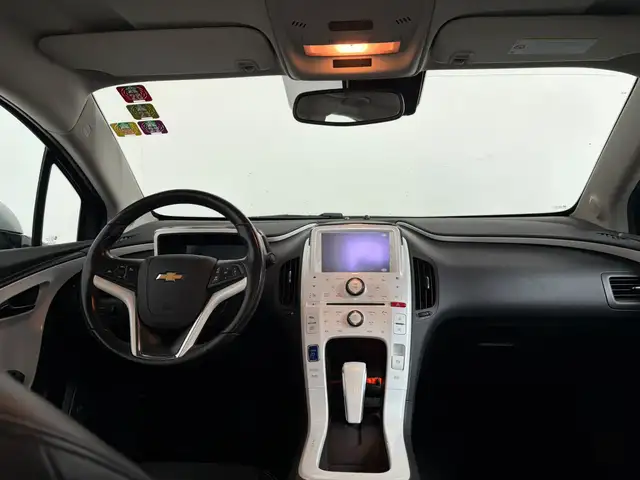Chevrolet Volt view 3
