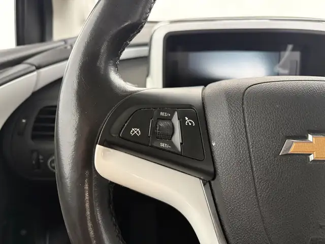 Chevrolet Volt view 11