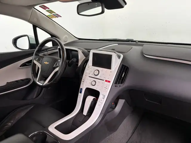 Chevrolet Volt view 4