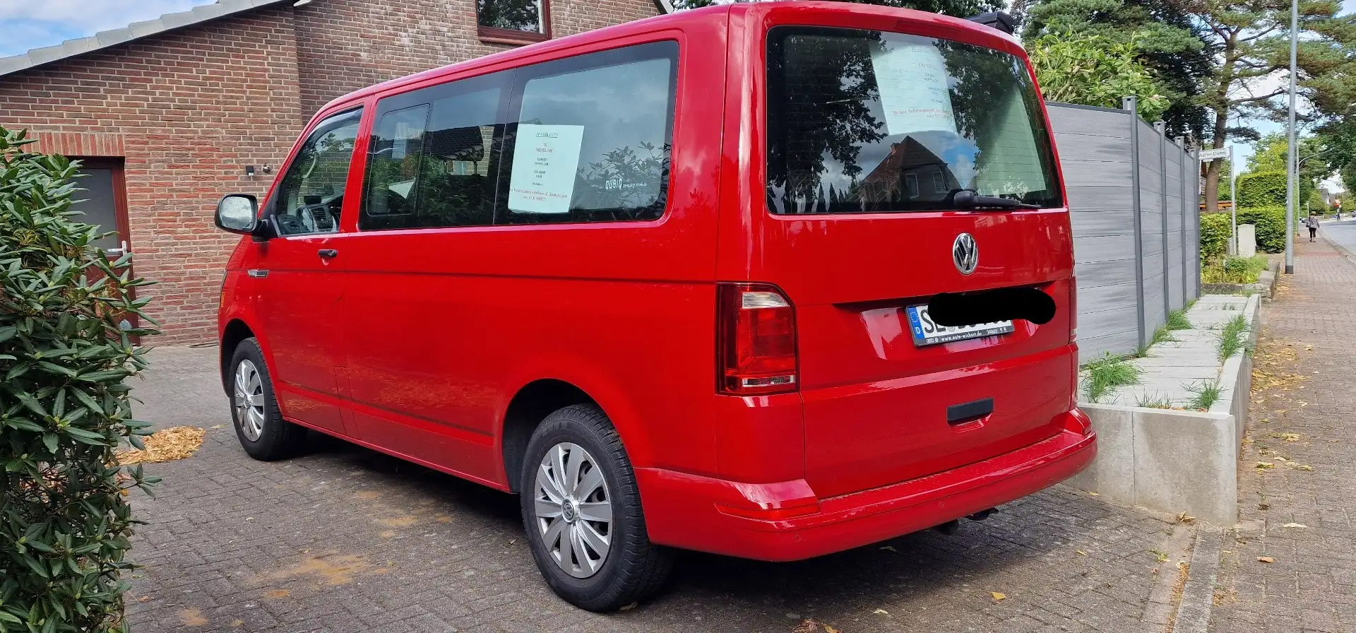 Volkswagen T6 Multivan Trendline Rojo - 1