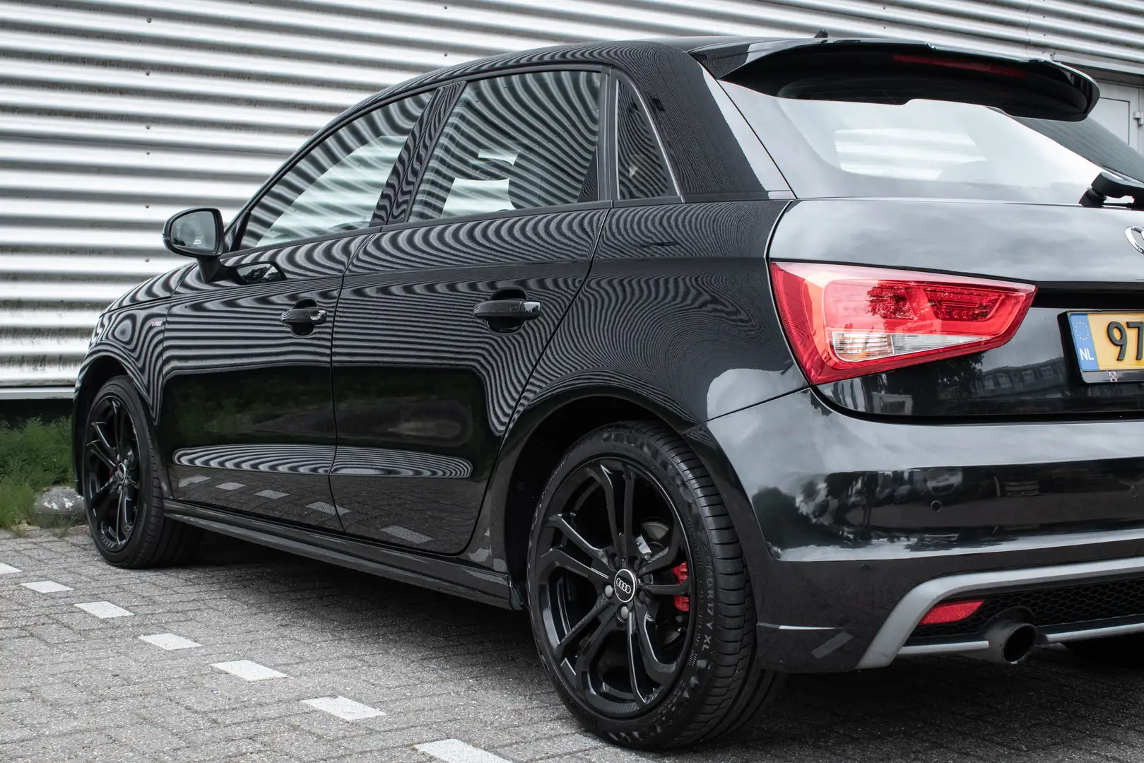 Audi A1 A1 1.2 TFSI Pro Line S Zwart - 1