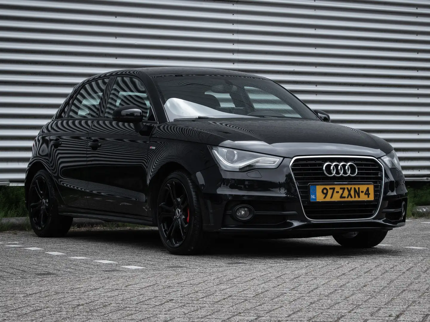 Audi A1 A1 1.2 TFSI Pro Line S Zwart - 2