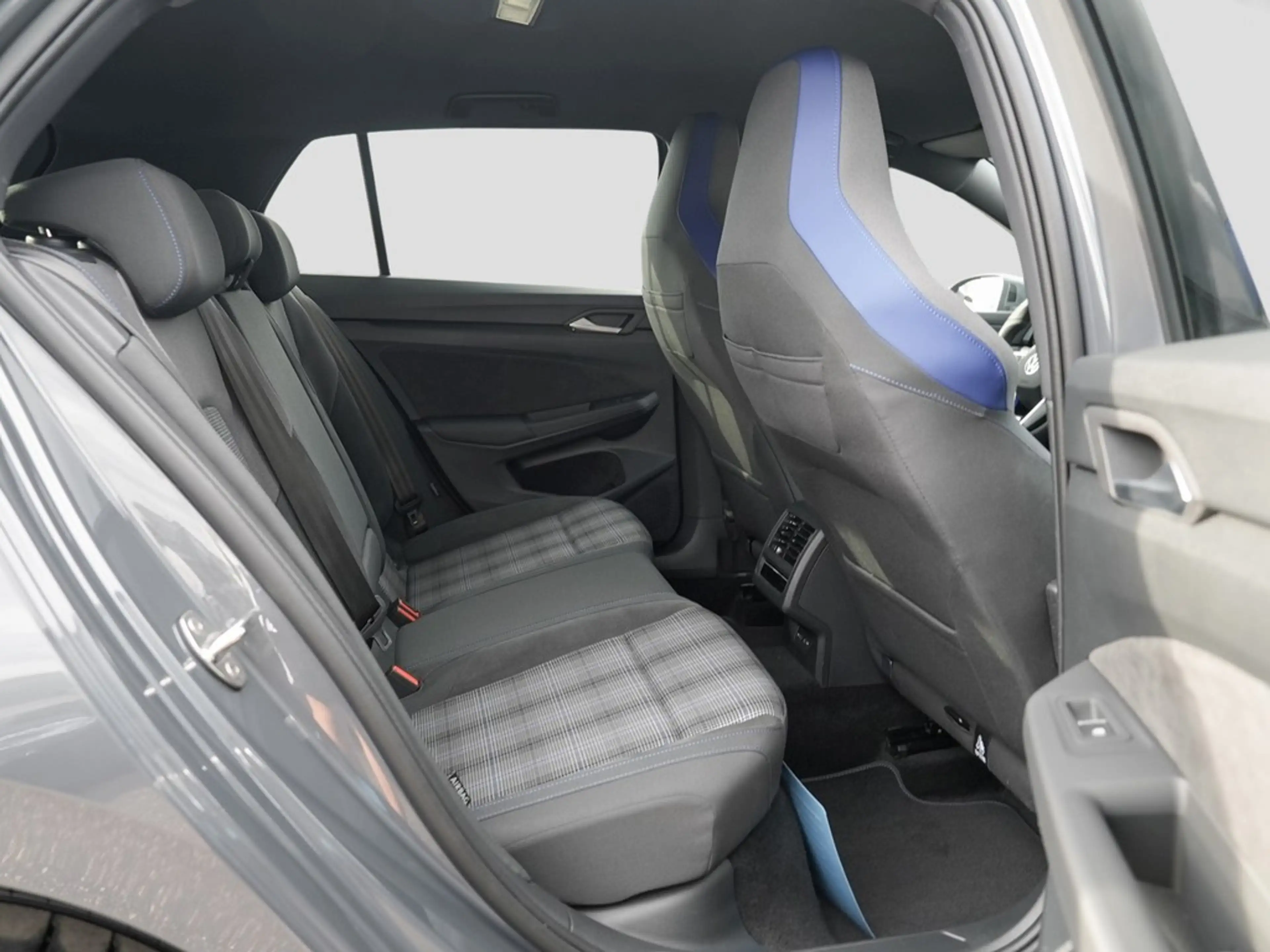 Volkswagen Golf GTE 1.5 TSI DSG e-Hybrid AHK/Navi/RFK — photo 11