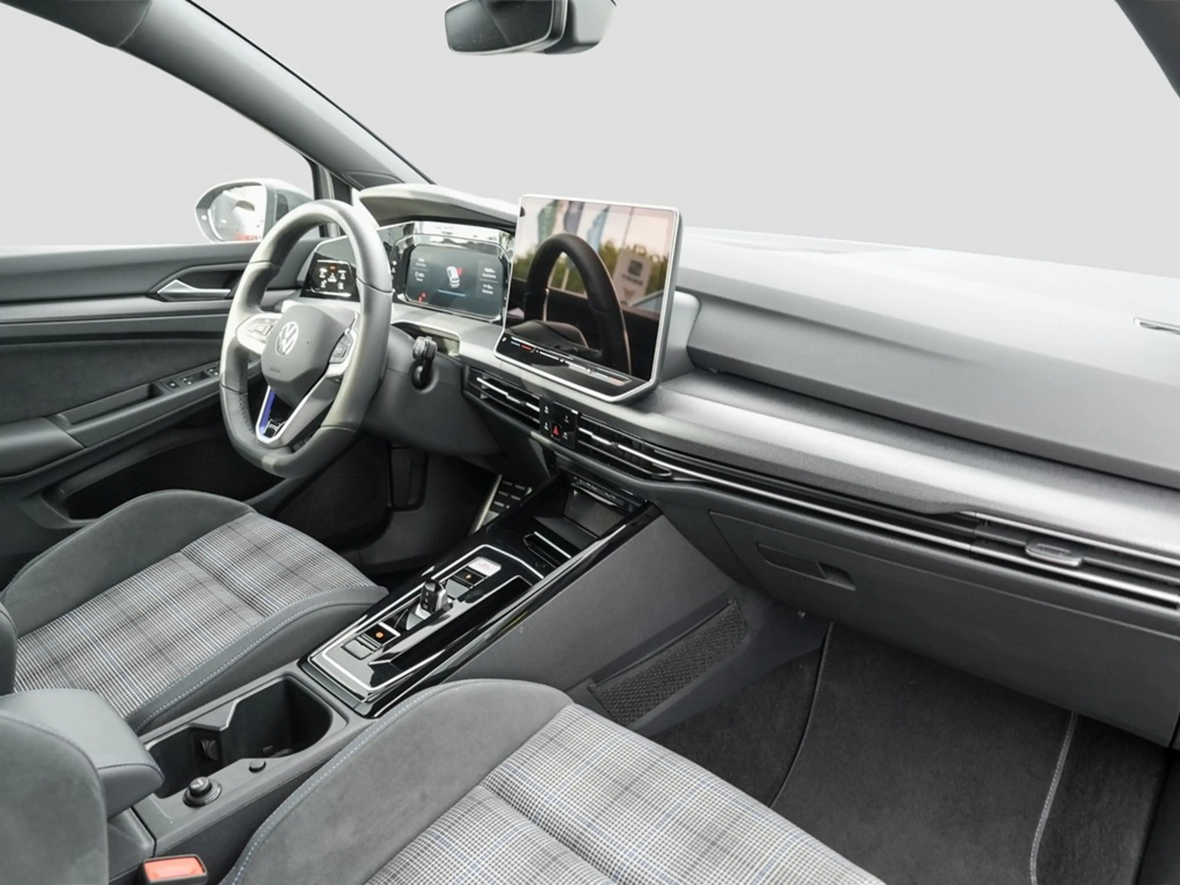 Volkswagen Golf GTE 1.5 TSI DSG e-Hybrid AHK/Navi/RFK — photo 9