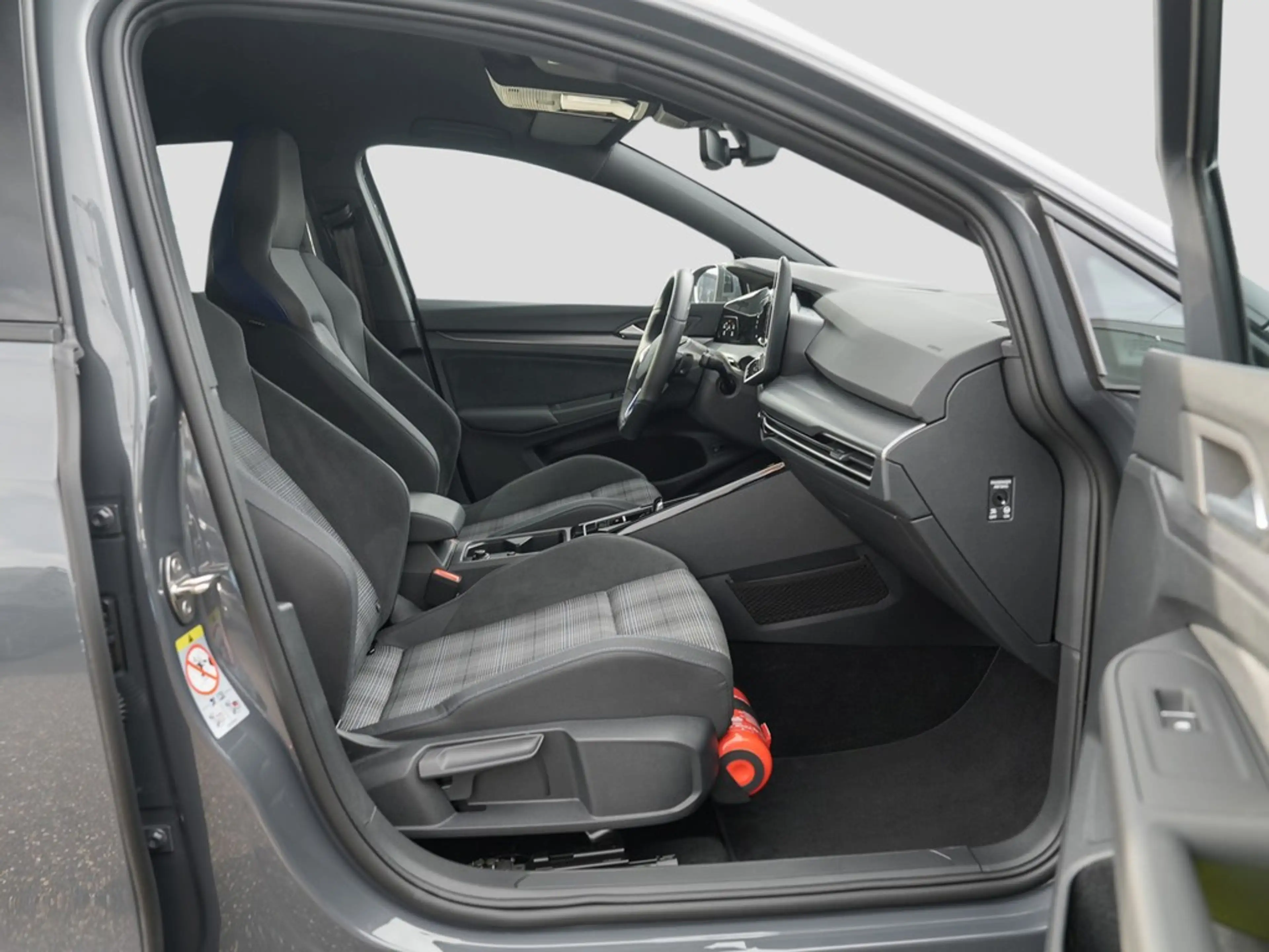 Volkswagen Golf GTE 1.5 TSI DSG e-Hybrid AHK/Navi/RFK — photo 8