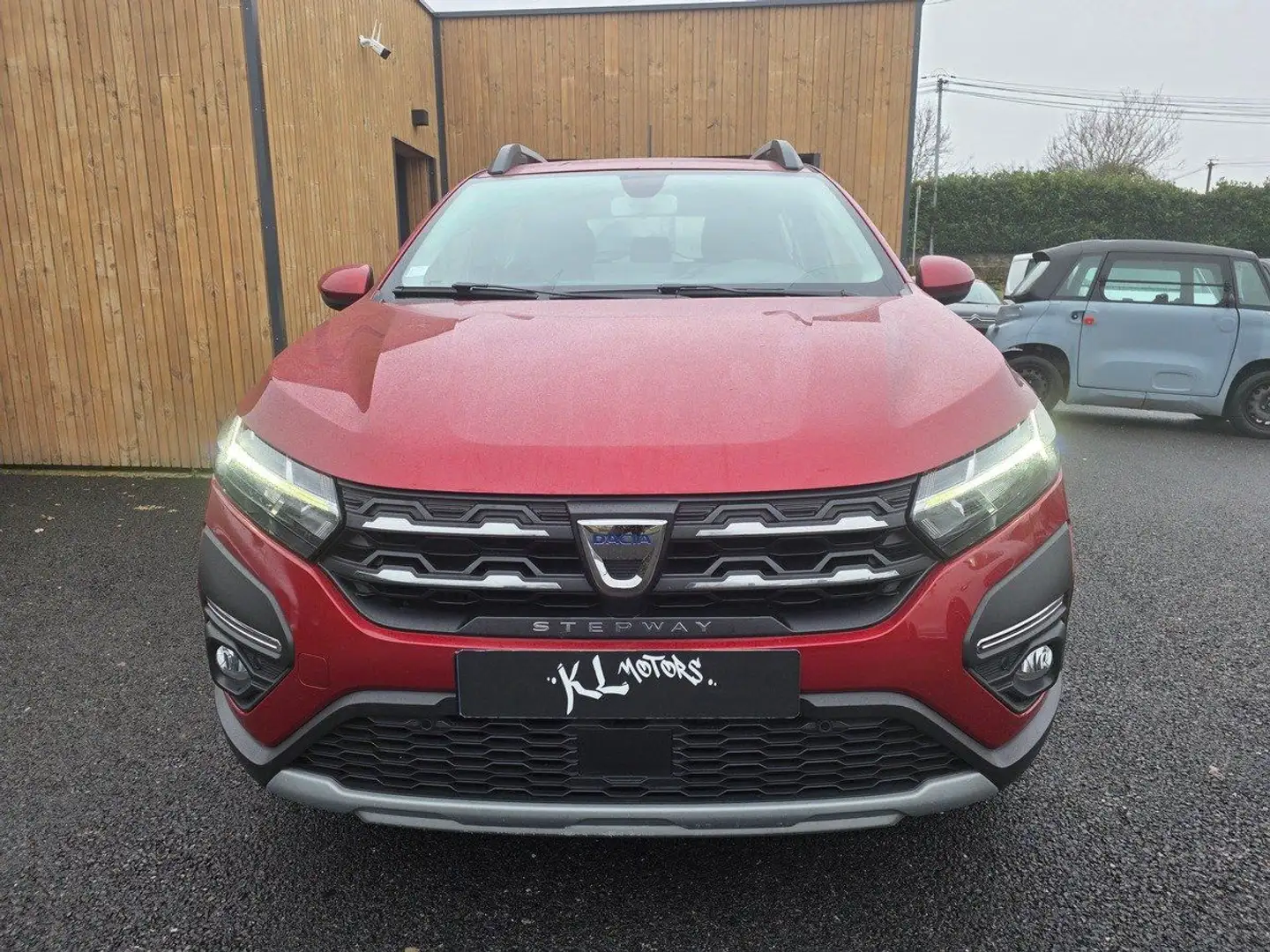 Dacia Sandero Stepway 1.0L TCE 101CH / CARPLAY / CLIM / CAMERA Rouge - 2