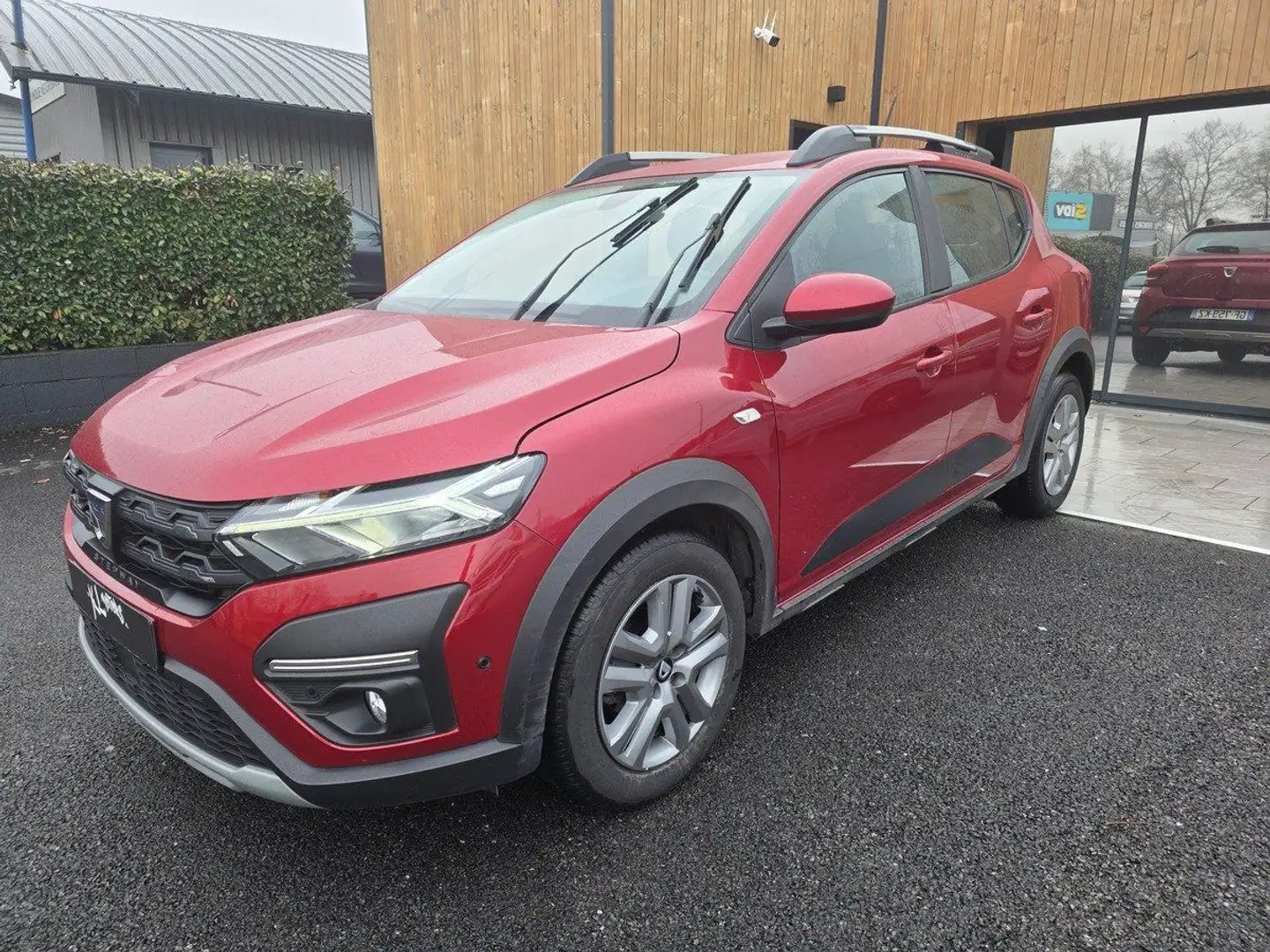 Dacia Sandero Stepway 1.0L TCE 101CH / CARPLAY / CLIM / CAMERA Rouge - 1