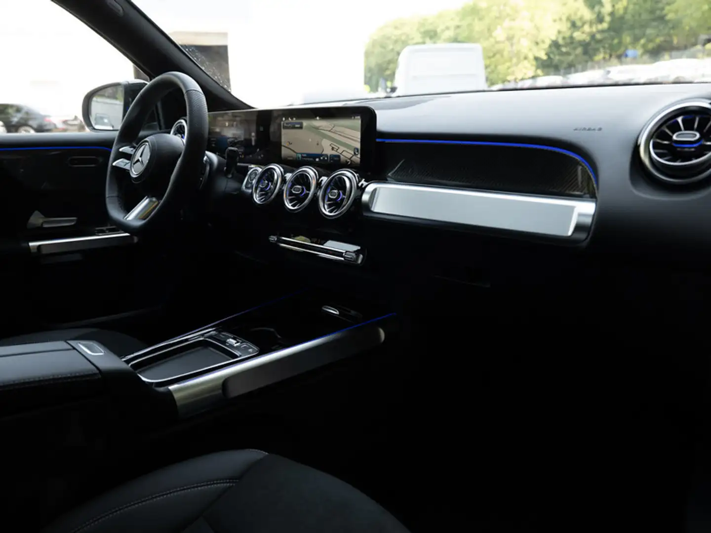 Mercedes-Benz GLB 250 4M AMG-Sport/Pano/AHK/Night/MBeam/Dist Grau - 2