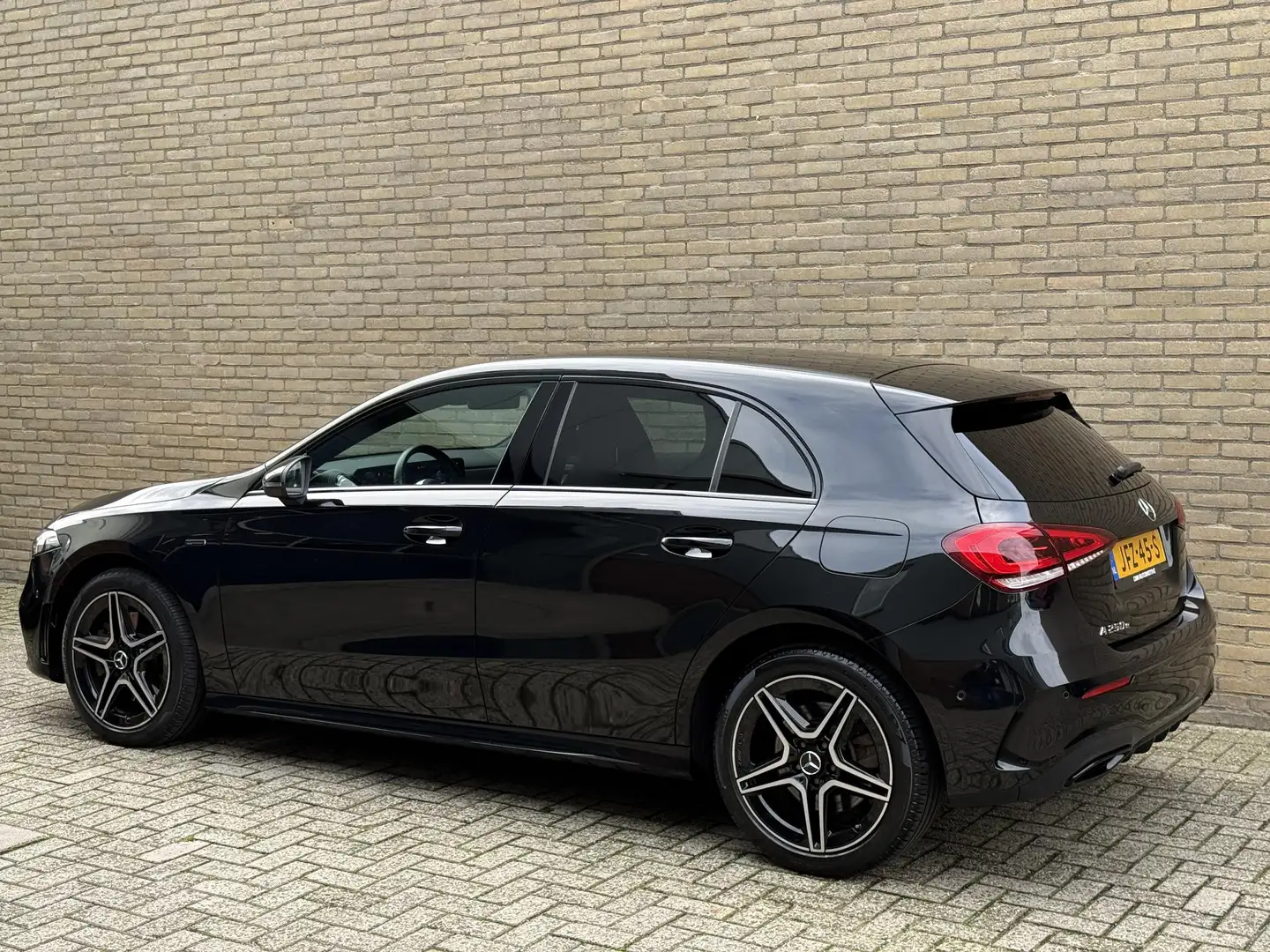 Mercedes-Benz A 250 250e Business Solution AMG Limited | Widescreen | Noir - 2