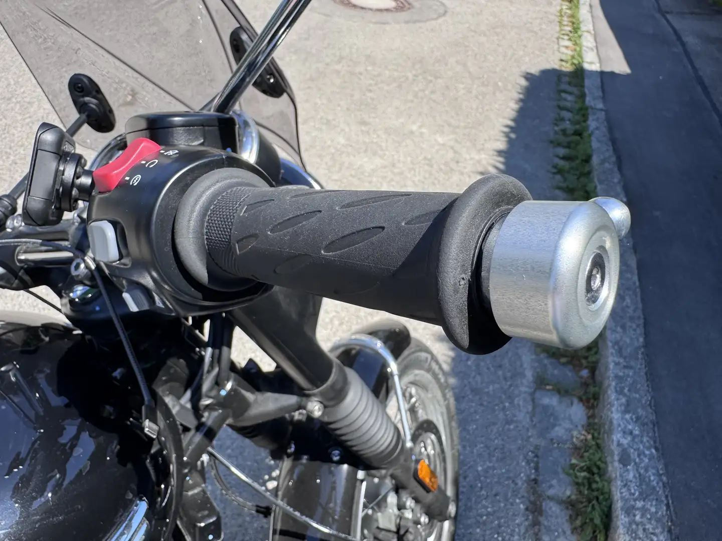 Triumph Bonneville T120 Zwart - 2