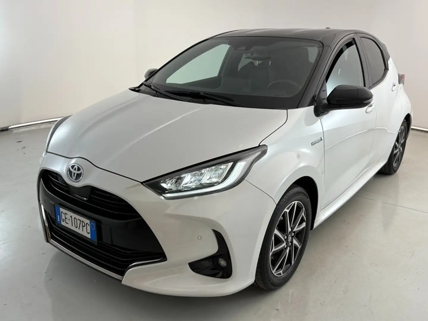 Toyota Yaris 1.5 Hybrid Energy Bianco - 1
