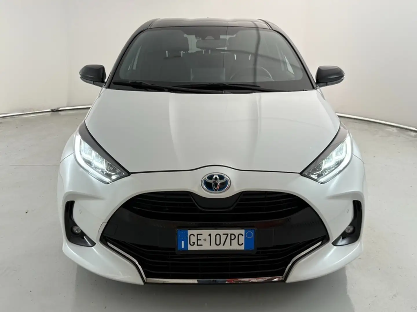 Toyota Yaris 1.5 Hybrid Energy Bianco - 2