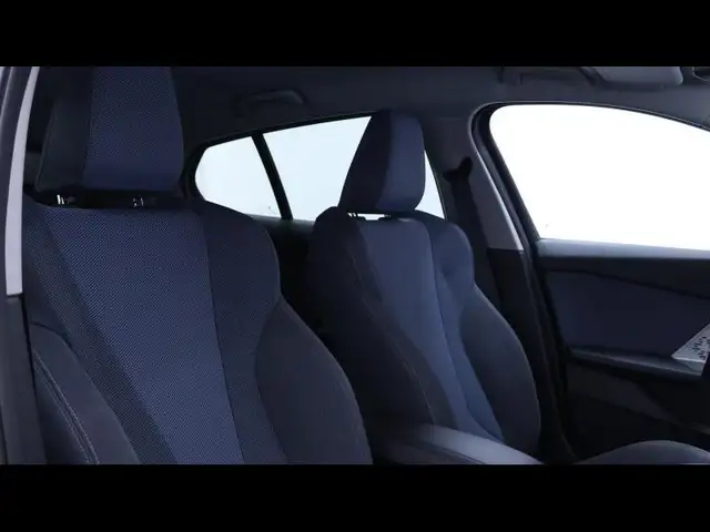 BMW 1 Series view 12