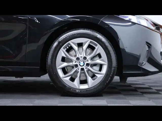 BMW 1 Series view 10