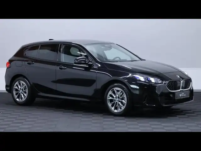 BMW 1 Series view 3