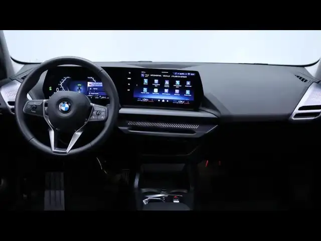 BMW 1 Series view 15