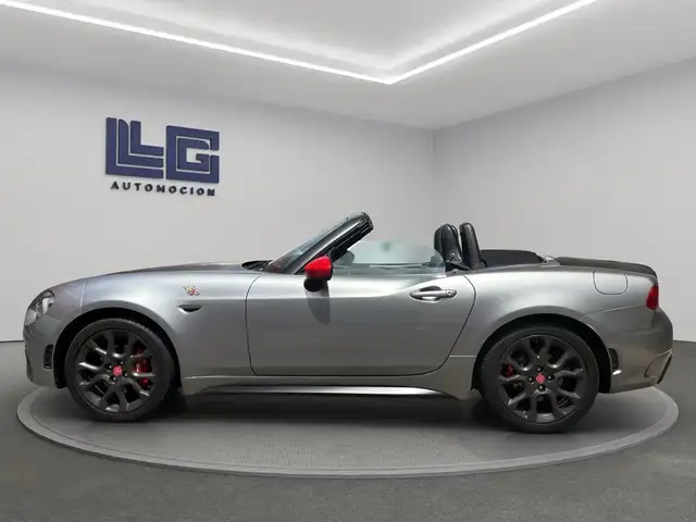 Abarth 124 Spider view 9