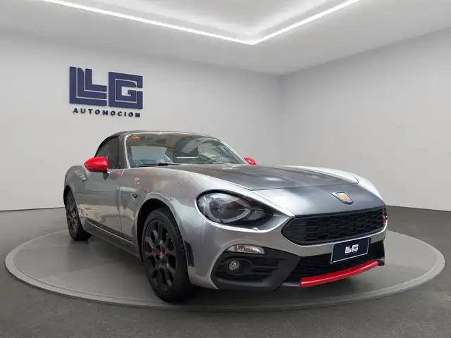 Abarth 124 Spider view 3