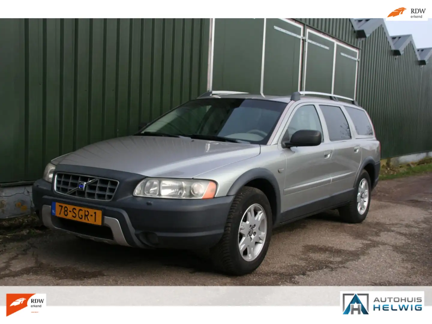 Volvo XC70 2.5 T AUTOMAAT, LEDER, PANORAMADAK, TREKHAAK, Grau - 1