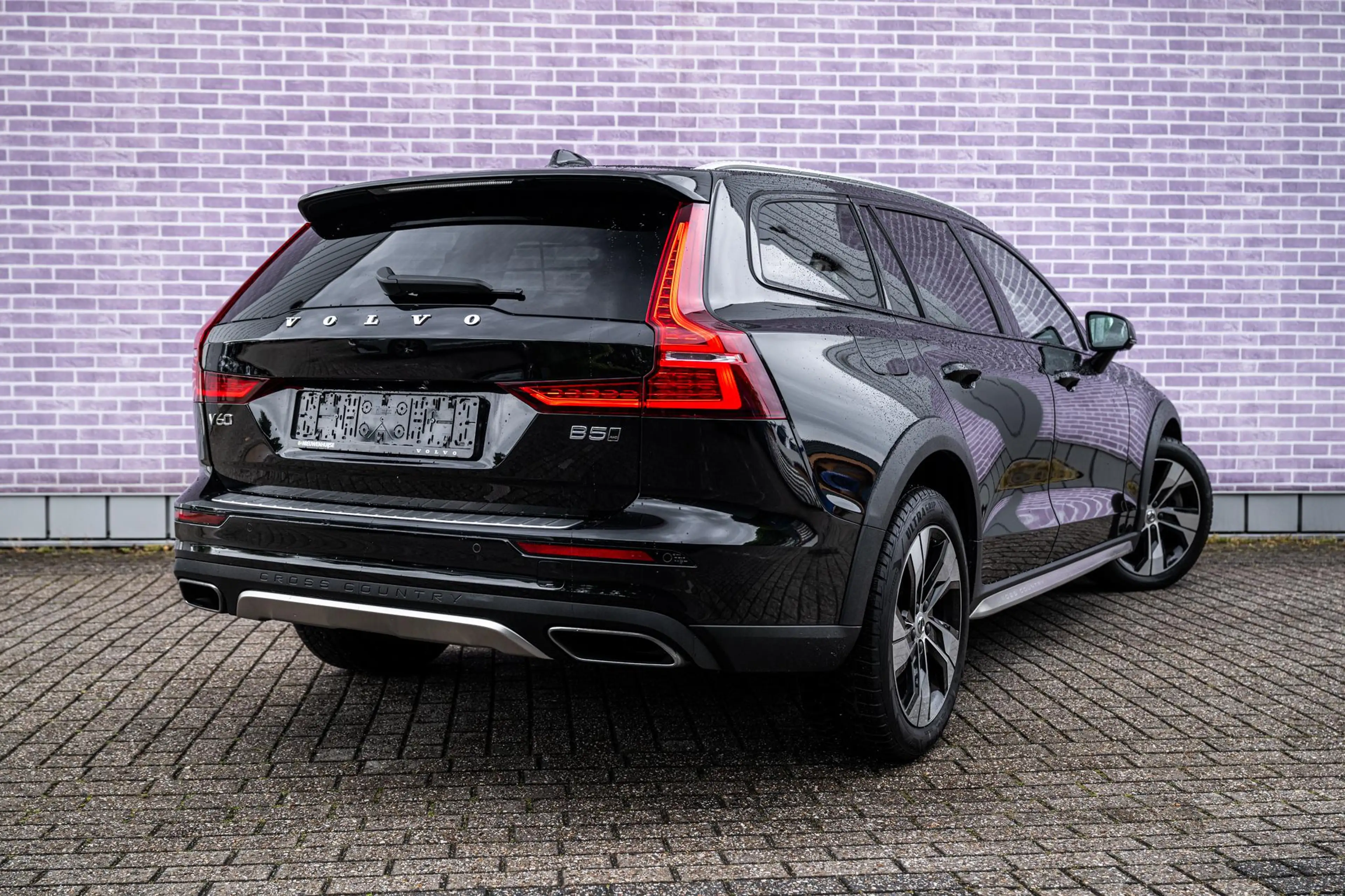 Volvo V60 Cross Country 2.0 B5 AWD Pro | Achteruitrijcamera | Parkeersenso — photo 2