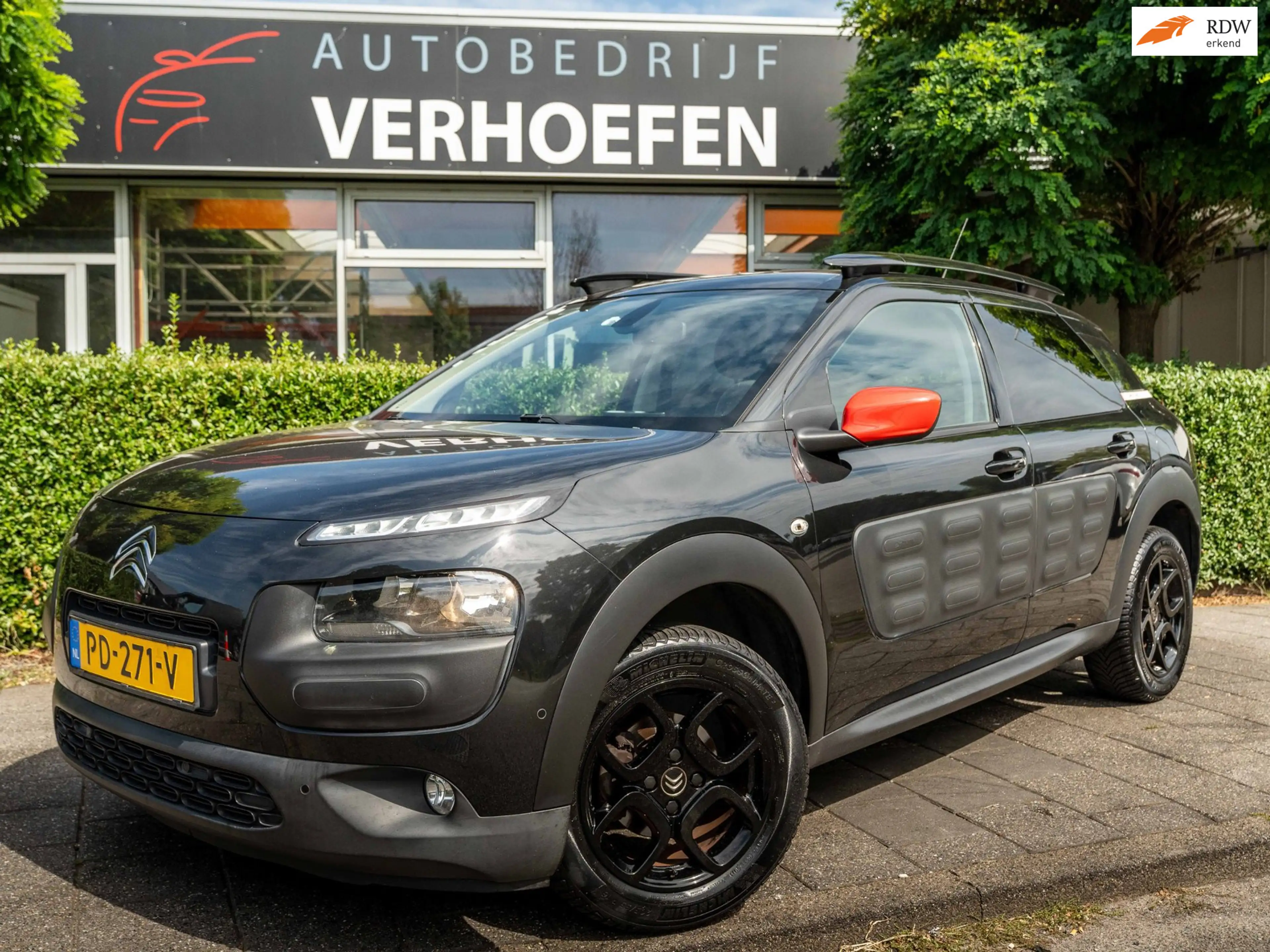 Citroen C4 Cactus 1.2 - AUTOMAAT - PARKEER CAMERA - NIEUWE DISTRIEM
