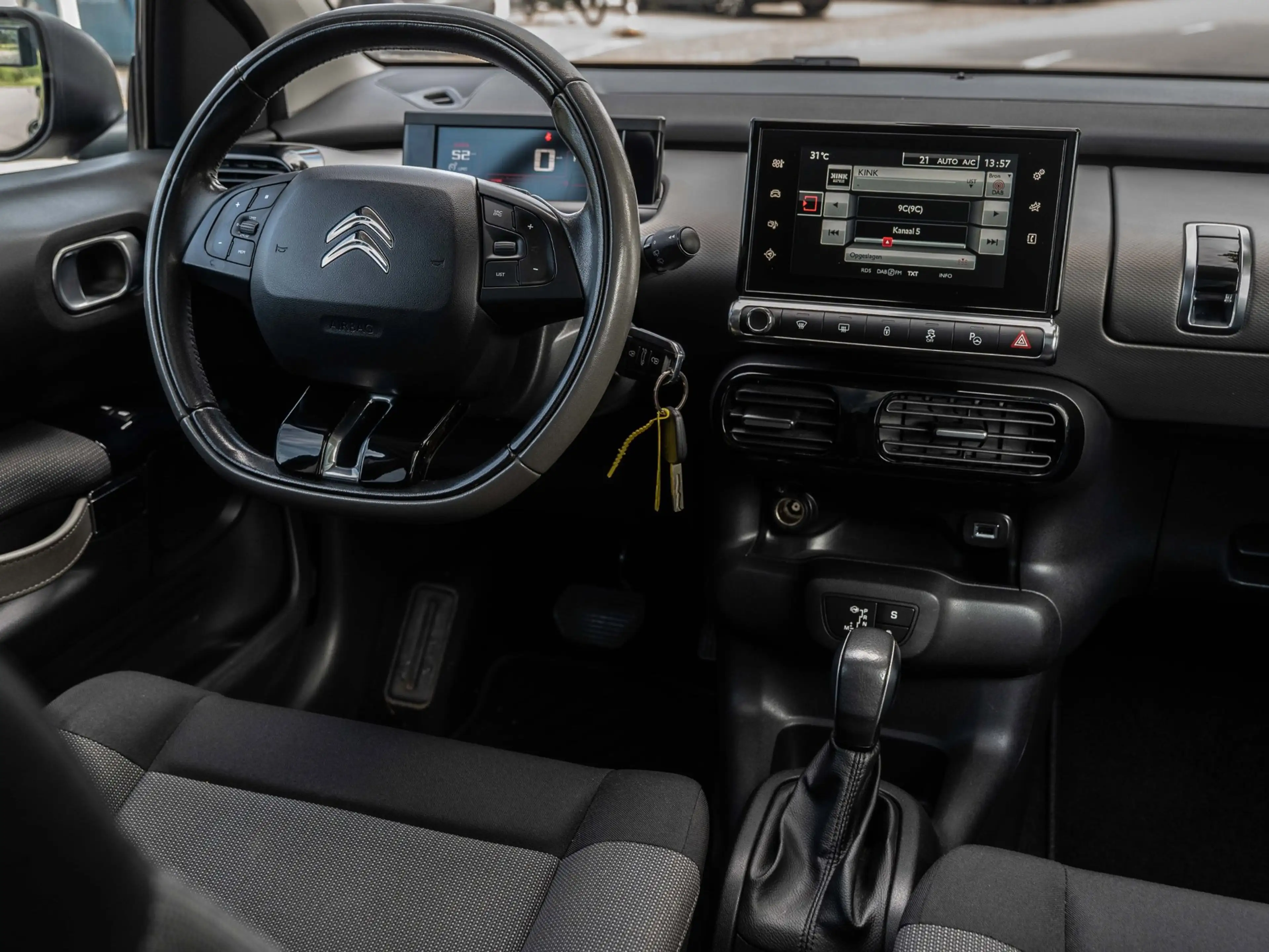 Citroen C4 Cactus 1.2 - AUTOMAAT - PARKEER CAMERA - NIEUWE DISTRIEM — photo 2