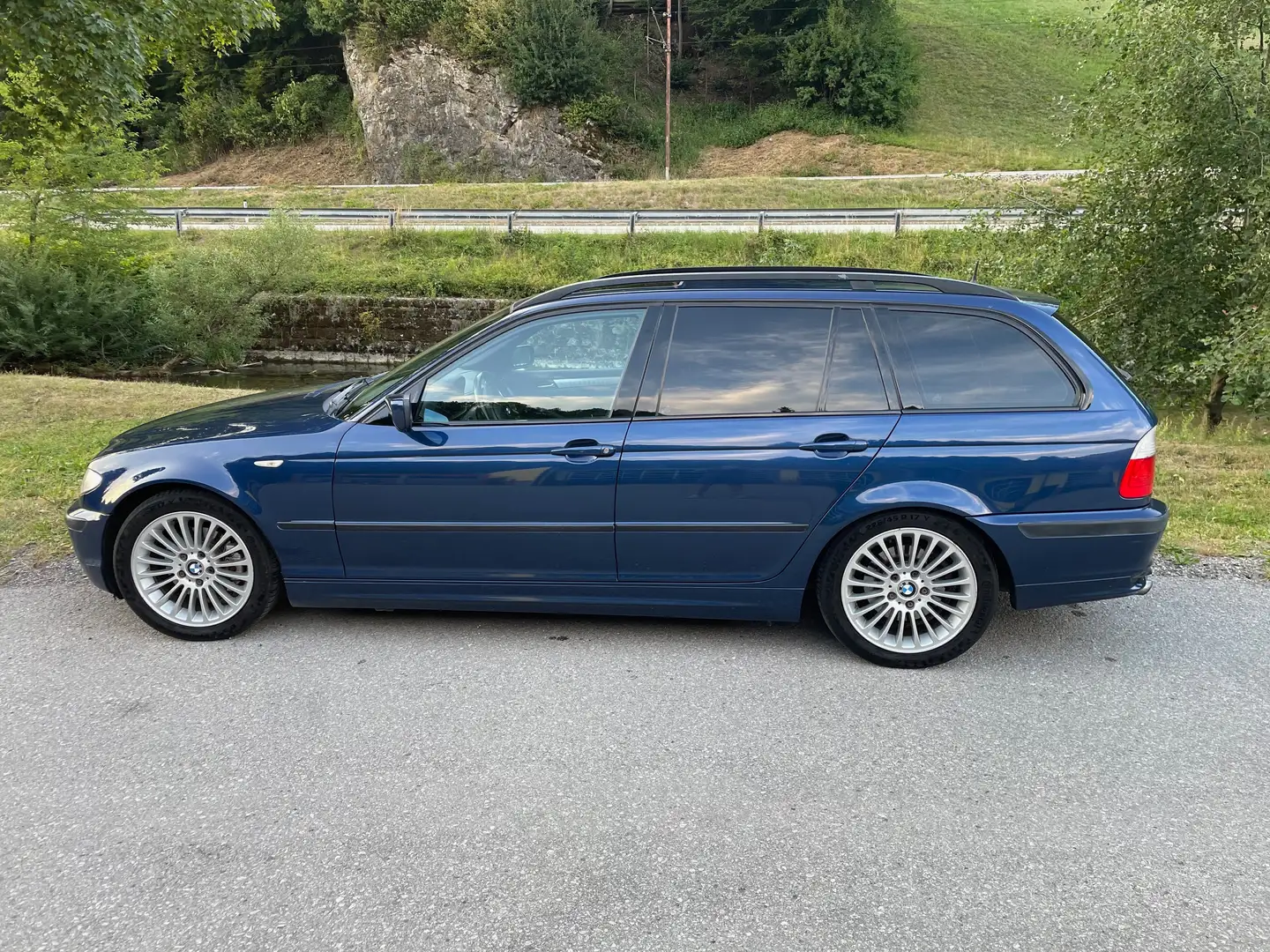 BMW 325 325i touring Blau - 2