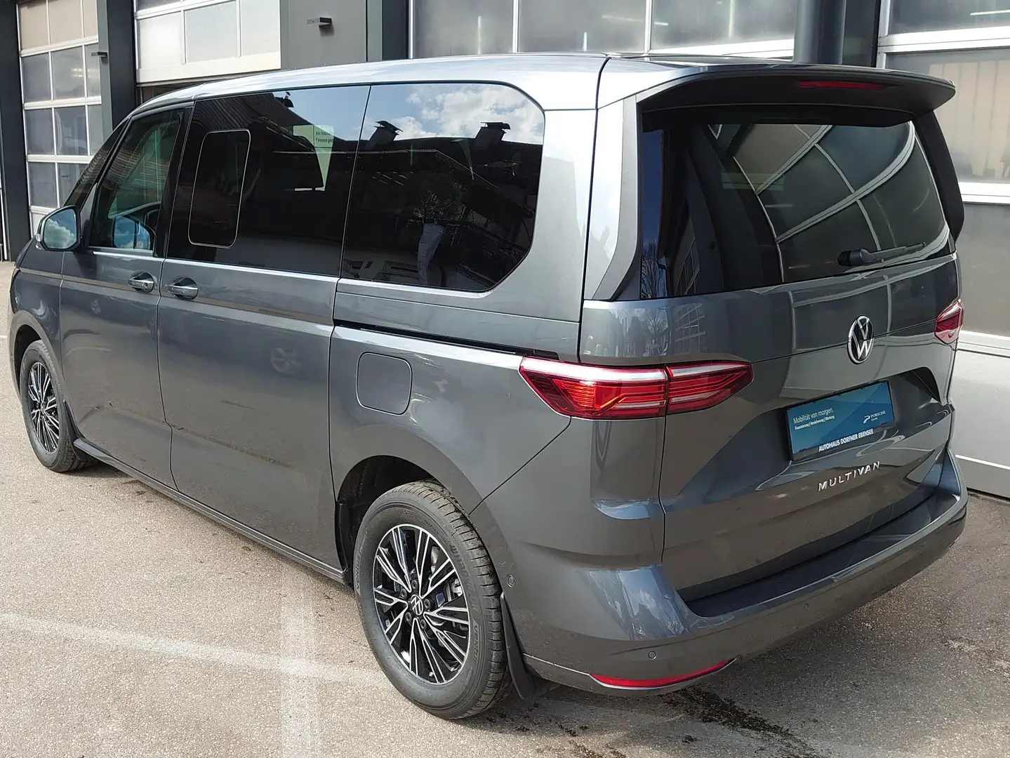 Volkswagen T7 Multivan Business Grau - 2
