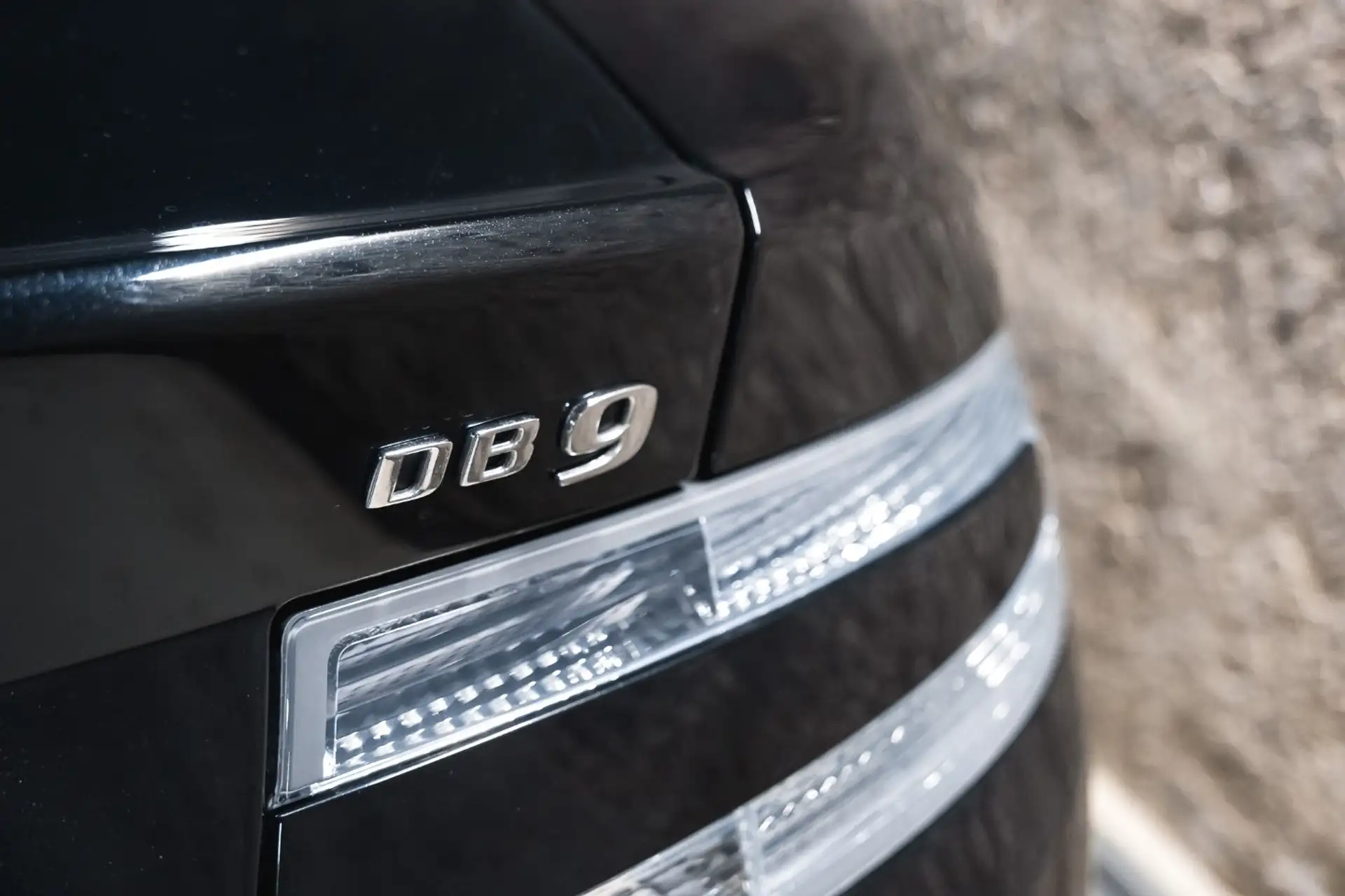 애스턴마틴 DB9 Coupe 2009 검정 사진 3