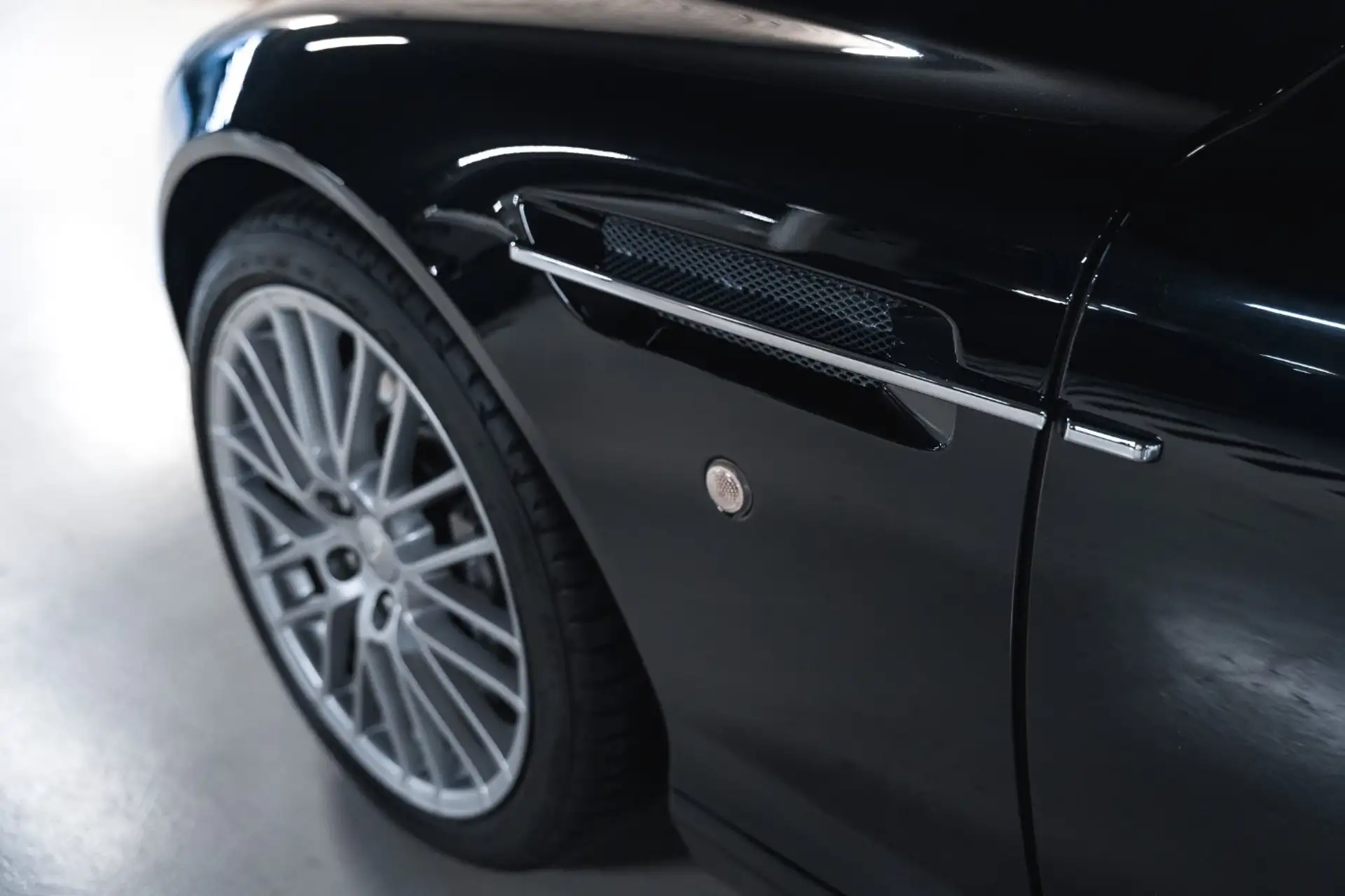 애스턴마틴 DB9 Coupe 2009 검정 사진 5