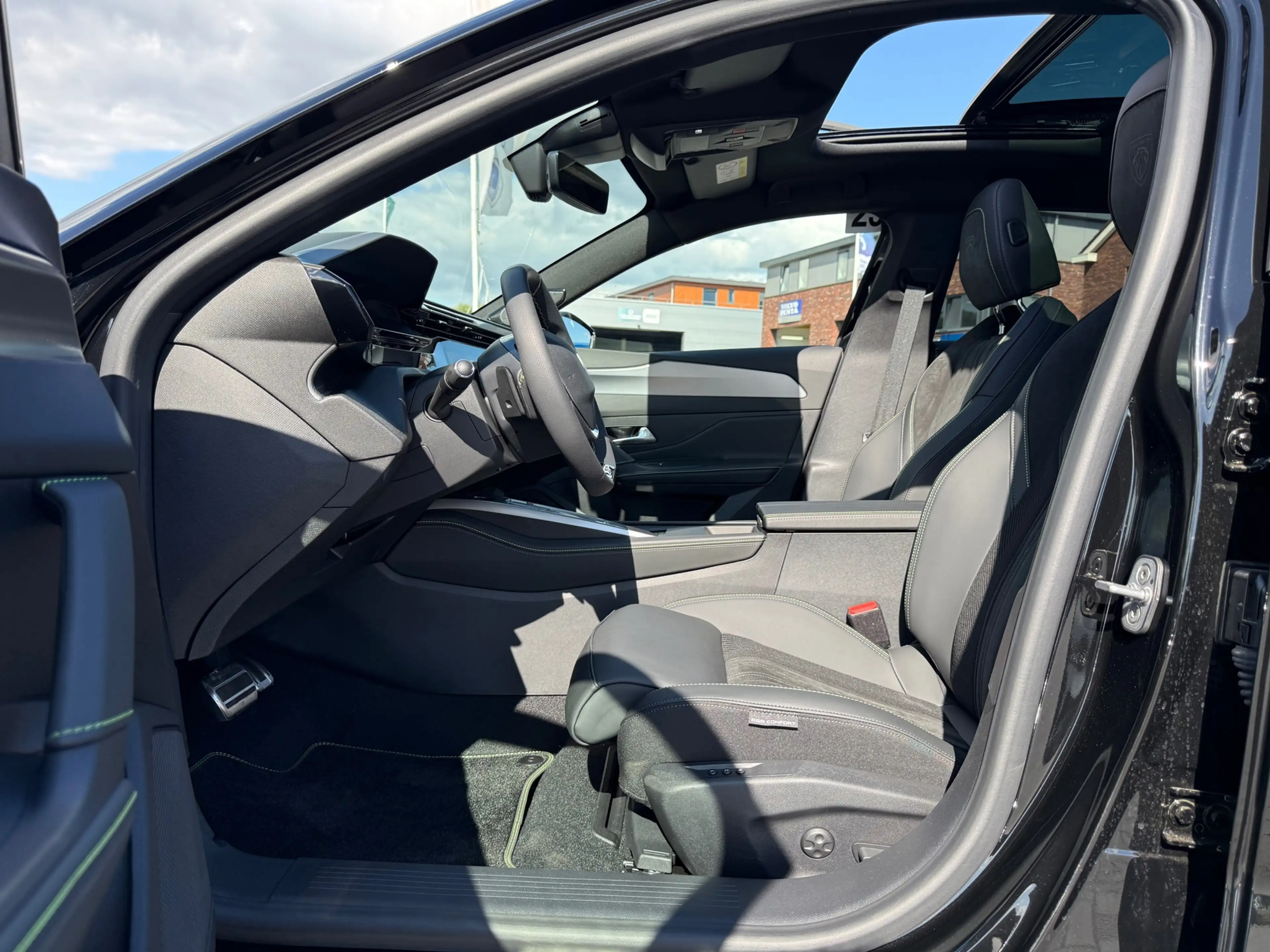 Peugeot 408 NEW 408 1.2 GT Exclusive Hybrid 145 AUT SCHUIFDAK — photo 4