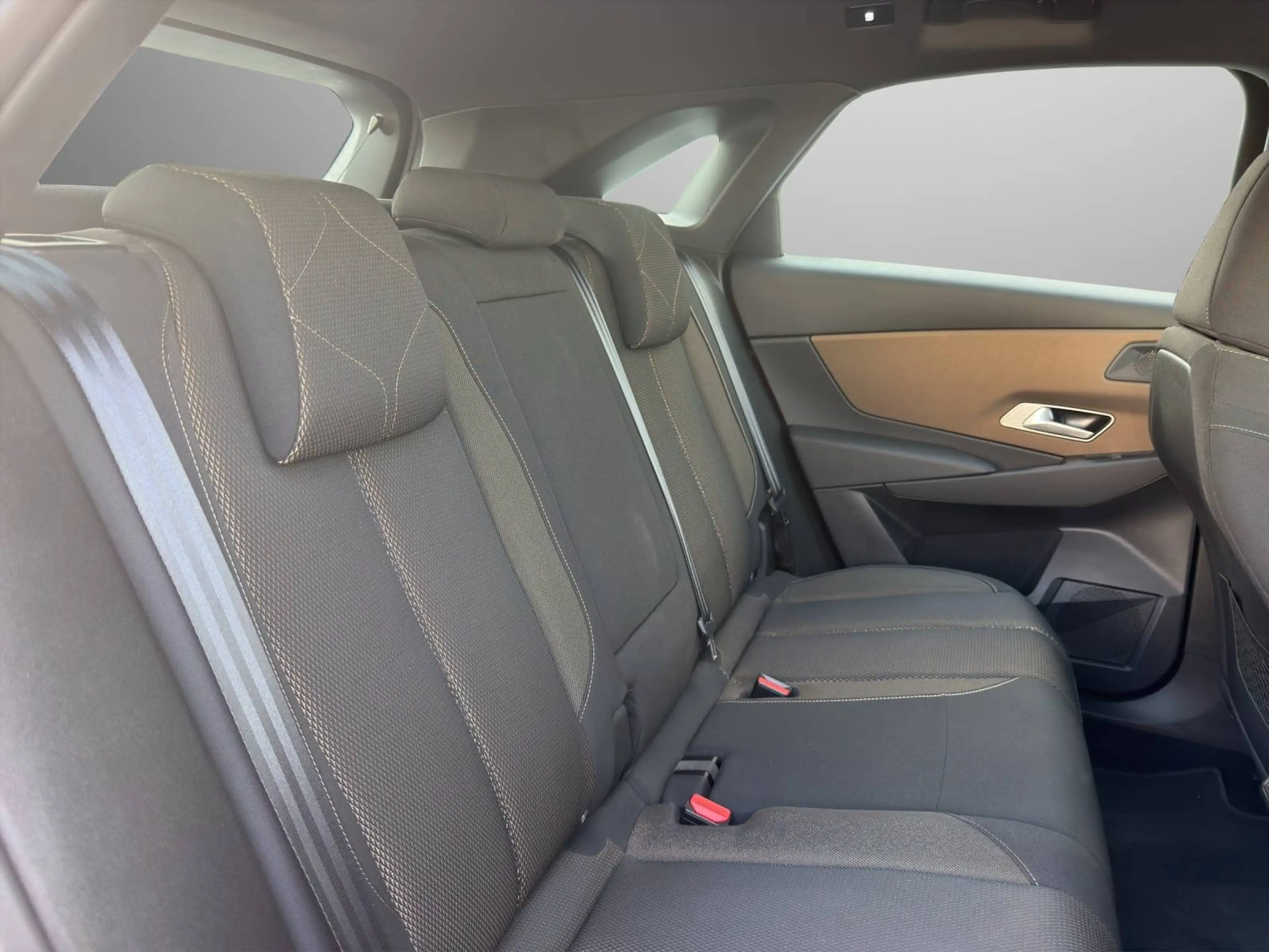 DS Automobiles DS 7 Crossback BlueHDi 130 EAT8 So Chic *1. Besitz, SHA, TWA* — photo 15
