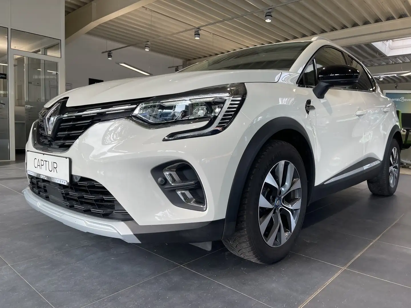 Renault Captur EDITION ONE E-TECH PLUG-IN 160PS Weiß - 2