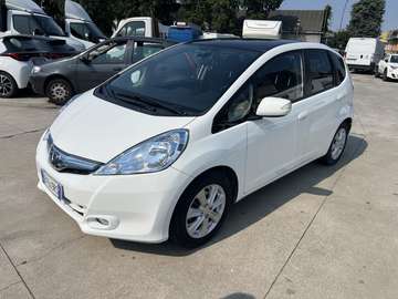 1.3 hybrid Elegance cvt