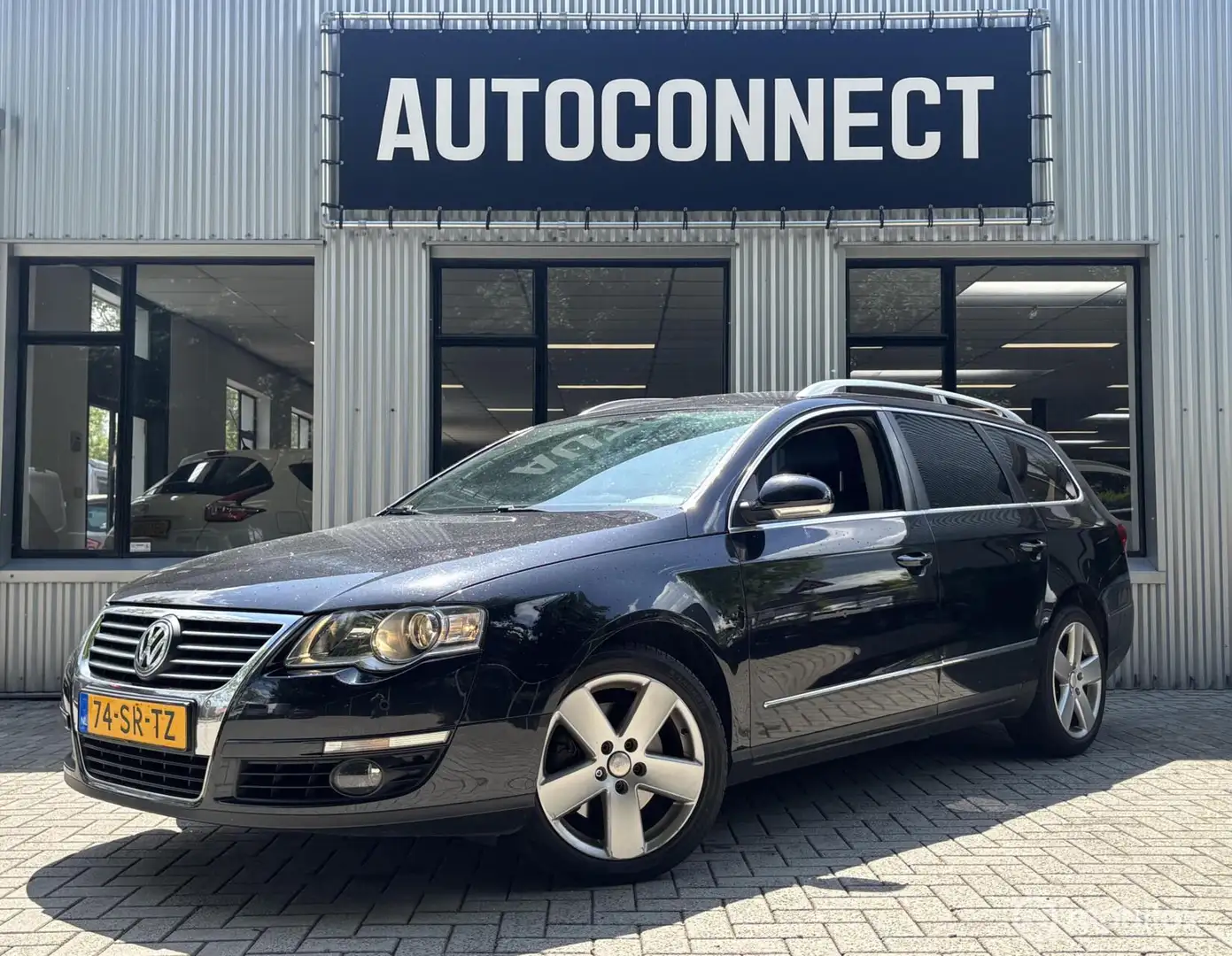Volkswagen Passat Variant 2.0 FSI Highline Zwart - 1